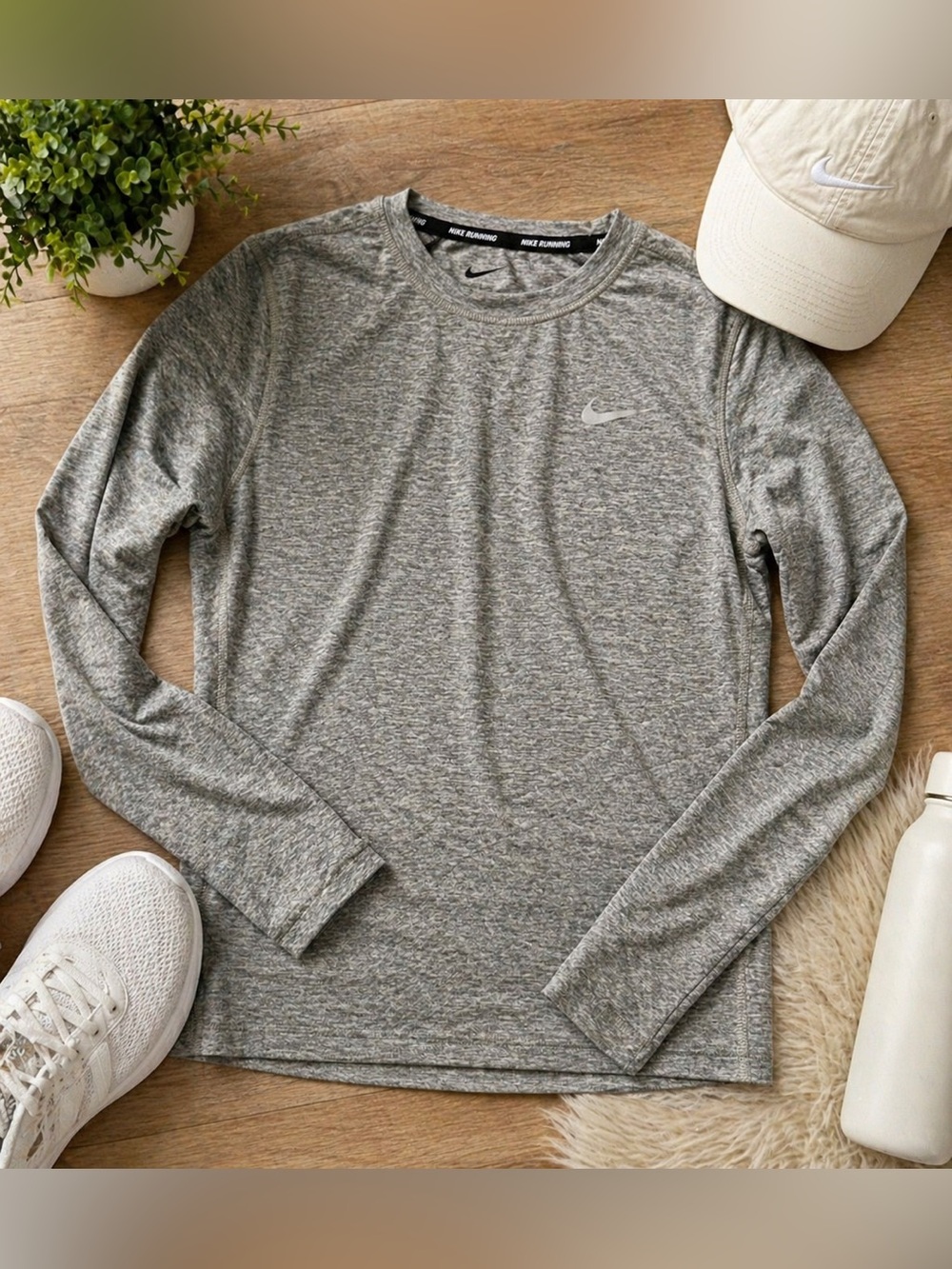Nike Dri-FIT Women’s Long Sleeve Running Top Gray XS Athletic Performance Shirt